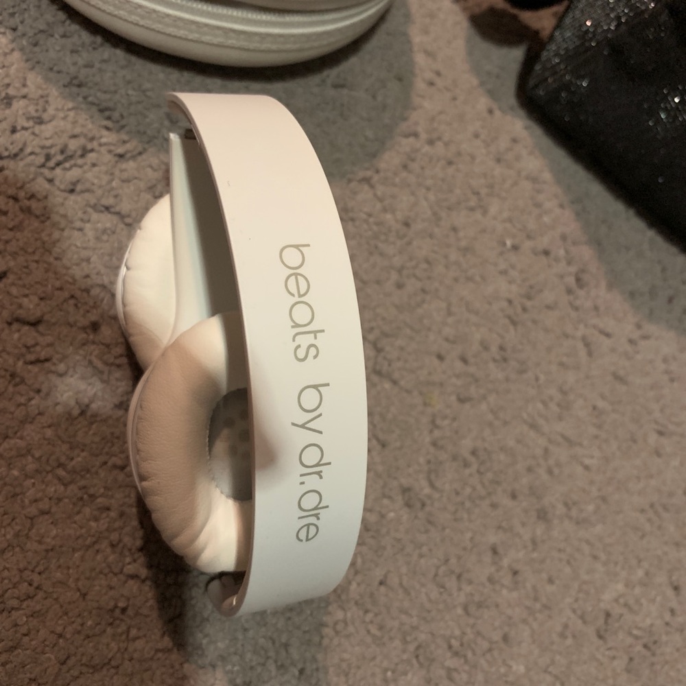 White beats by dre headphones